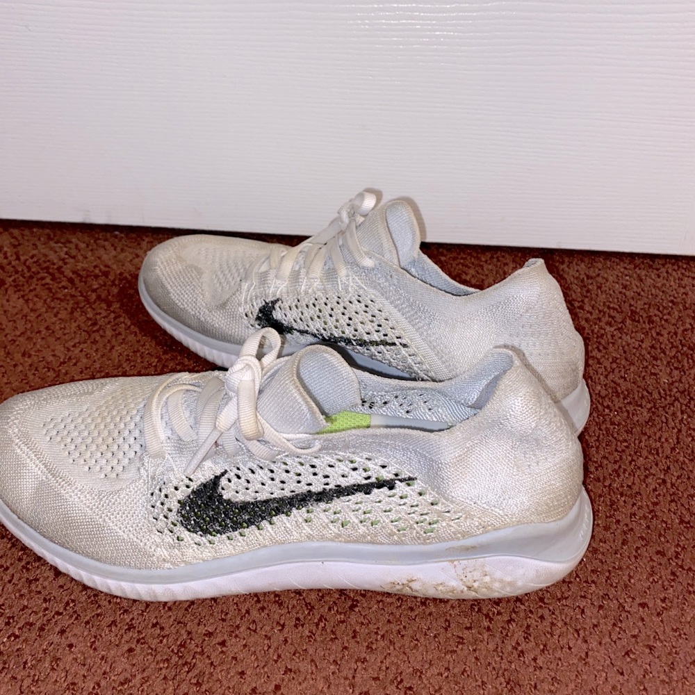 Nike flyknit shoes